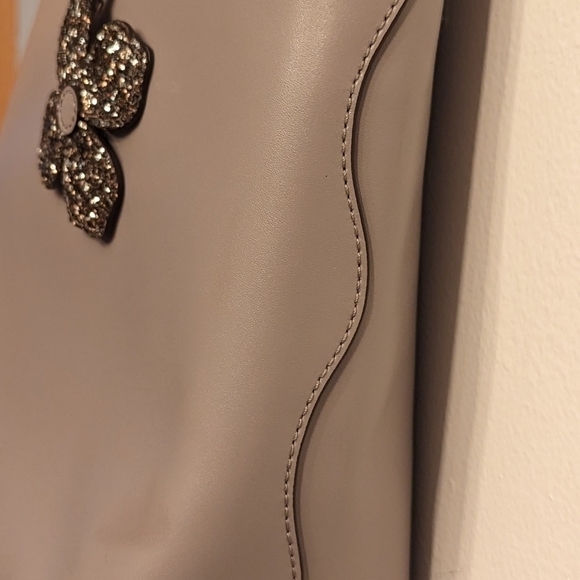 GUC Kate Spade large leather lavender tote zip top gray glitter flower charm - Picture 6 of 16